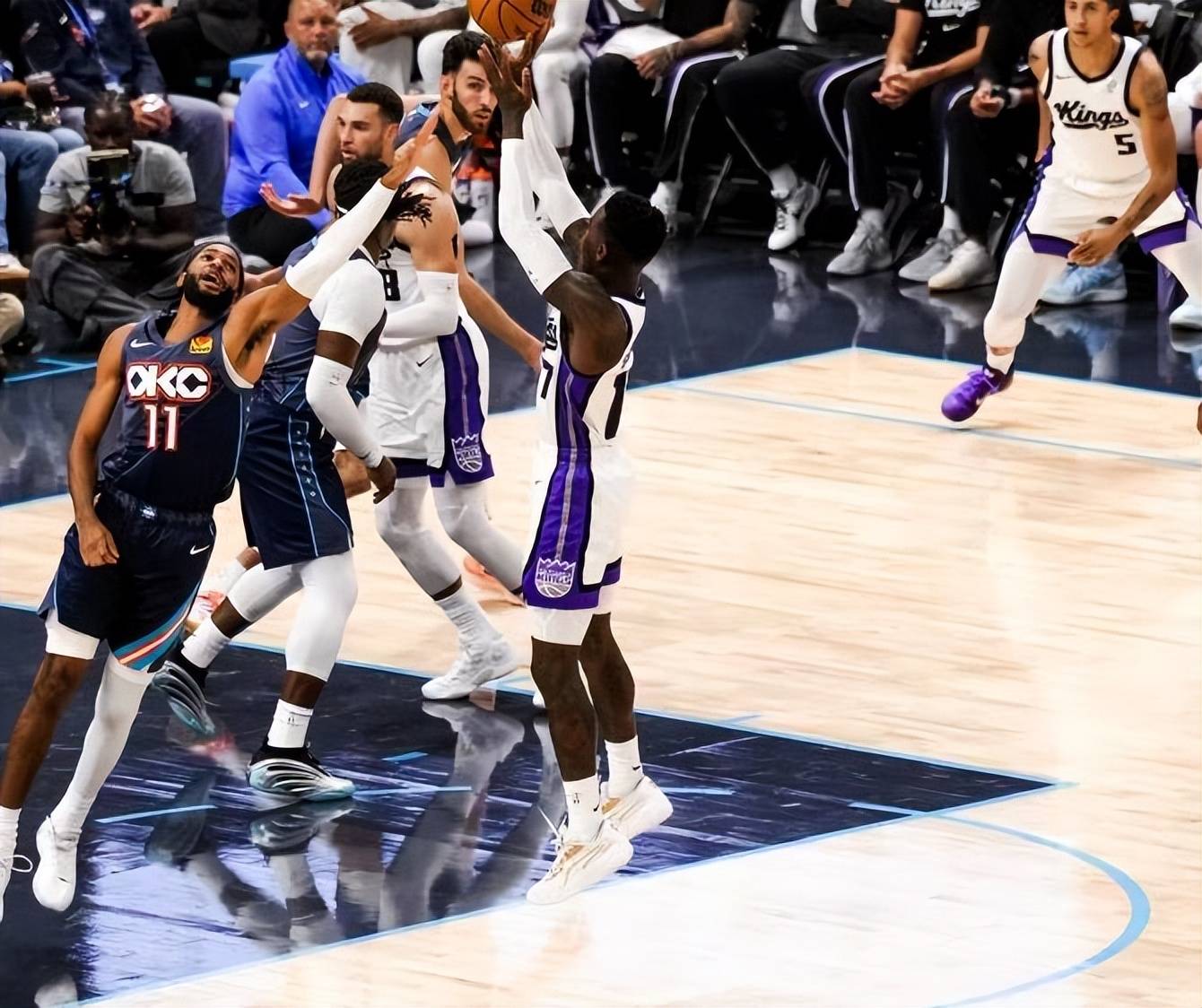 萨克拉门托国王绝杀压哨备战西甲切尔西围绕社区盾篮板制胜，网友：俄克拉荷马雷霆清晨手感冰凉的简单介绍