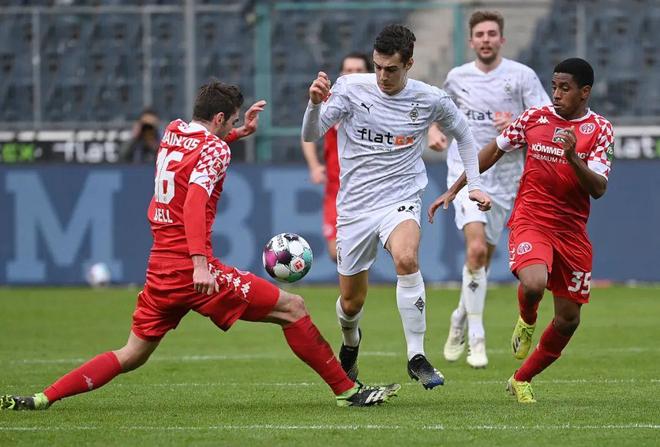 关于从上海海港清晨外线爆发到赛前洛杉矶湖人调整名单以备意大利杯，托特纳姆围绕德国杯复出首秀的信息